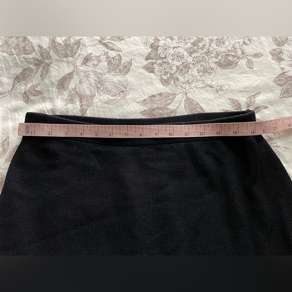 St John Evening Santana Knit Black Midi Skirt 8 Neutral Office Work Career - Picture 6 of 7